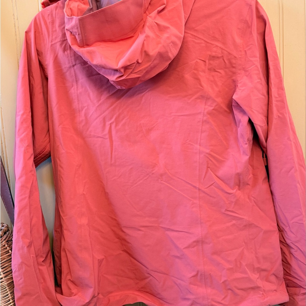 Mountain Hardwear Women's Rain Jacket - image 3